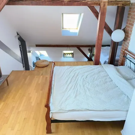 Quiet Loft Great For Couples & Family פראג